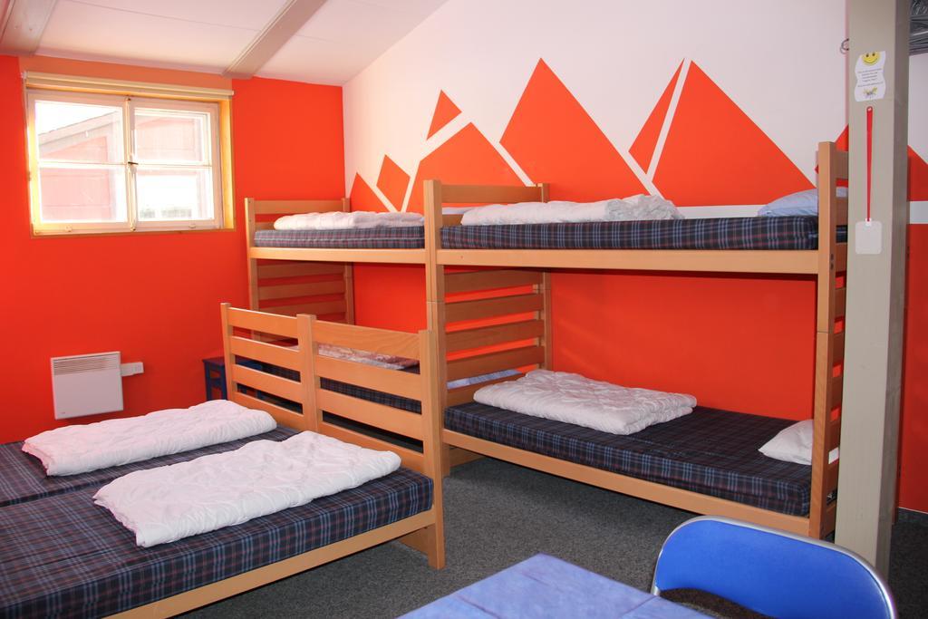Downtown Lodge Hostel - Unique Simple Central Grindelwald Room photo