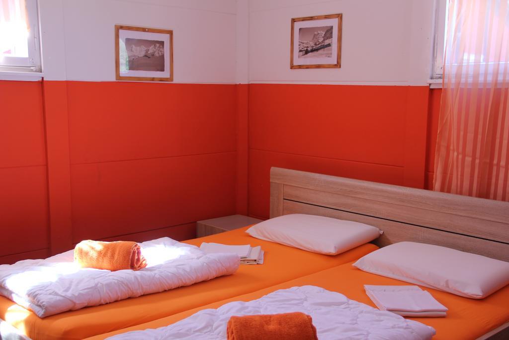 Downtown Lodge Hostel - Unique Simple Central Grindelwald Exterior photo